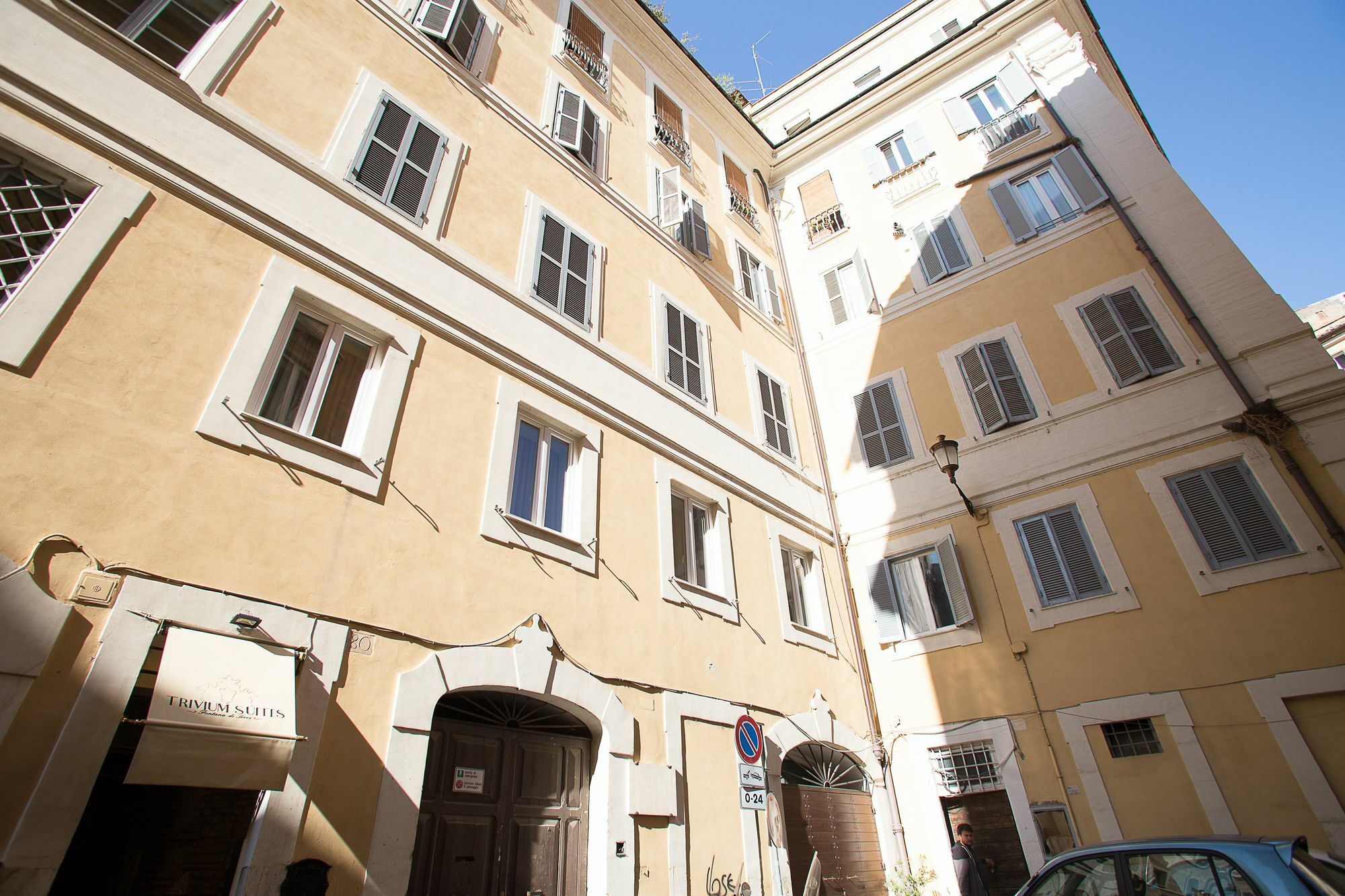 Trivium Suites Fontana Di Trevi Rome Bagian luar foto