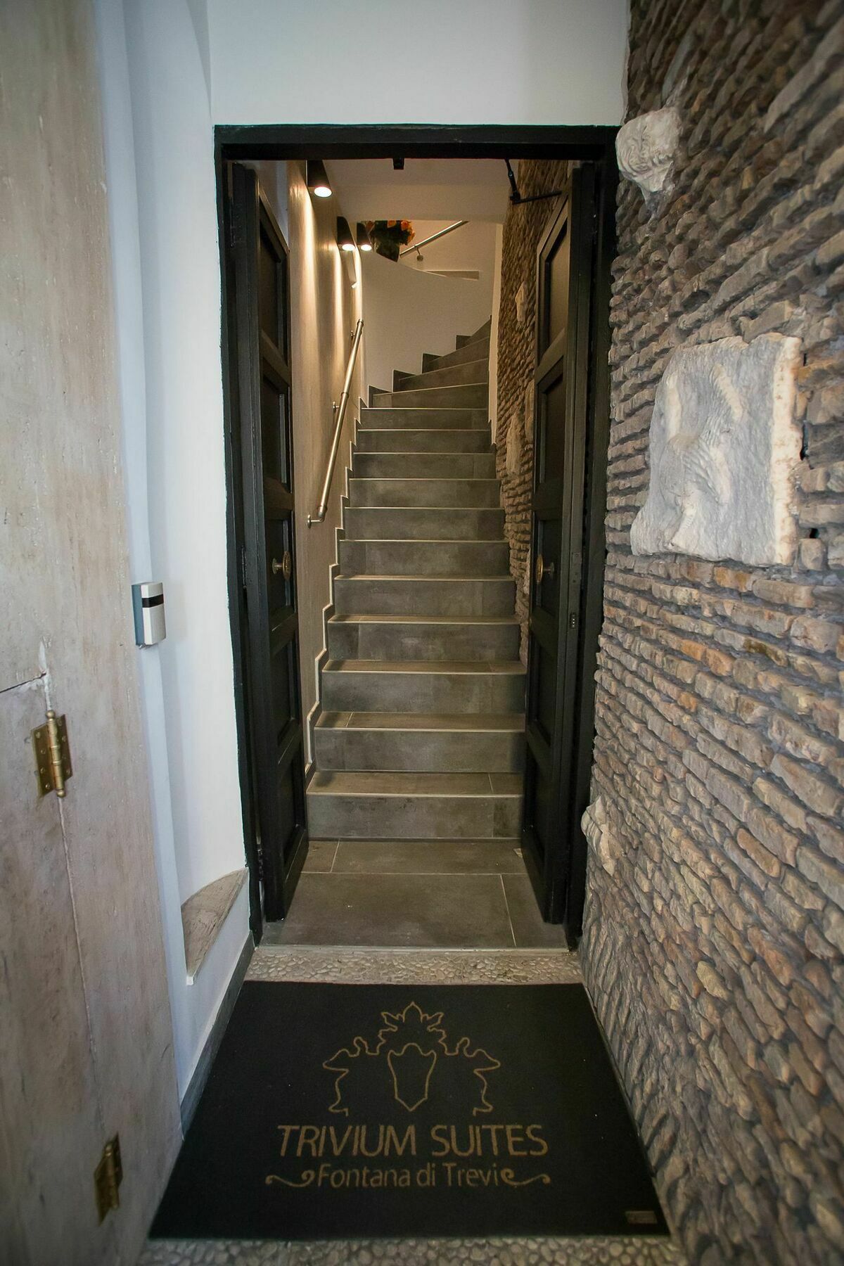 Trivium Suites Fontana Di Trevi Rome Bagian luar foto
